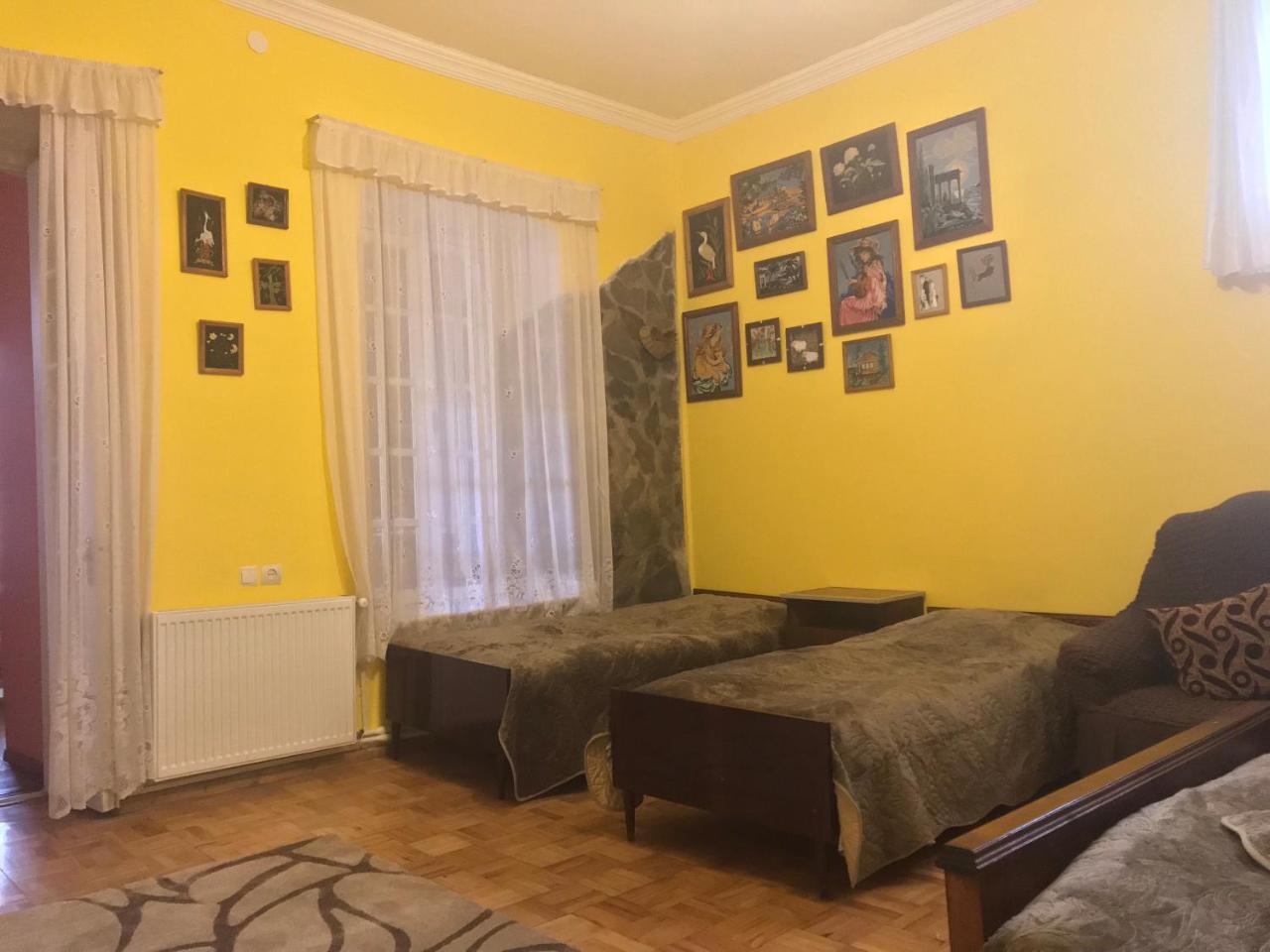 Gamsakhurdia Street Bordzjomi Buitenkant foto